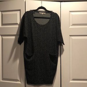 Knit dress with front pockets